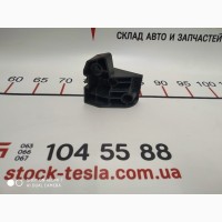 Крепление переднего бампера левое внутренее Tesla model S 1055537-00-A 1055