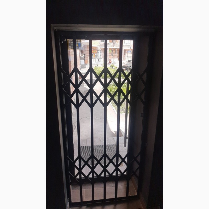 Фото 17. Розсувні решітки металеві на двері, вікна, балкони, вітрини. Тернопіль