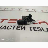 Датчик удара стойки C Tesla model S 1009017-00-A 1009017-00-A IMPACT ACCEL
