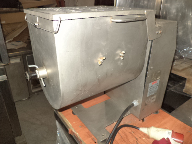 Фото 2. Клипсатор, куттер шприц для колбасы фаршемес льдогенератор оборудование для мясного цеха