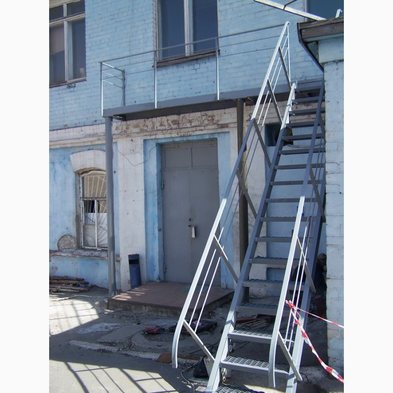 Фото 12. Лестницы из металла, наружные. Броневик Днепр