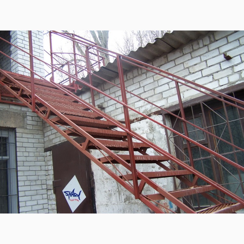 Фото 5. Лестницы из металла, наружные. Броневик Днепр