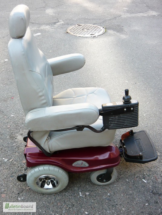 Фото 2. Кресло-коляска с электроприводом Chauffeur mobility