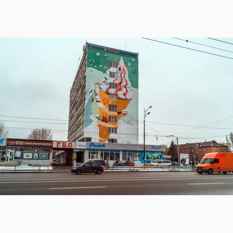 Фото 8. Художественное оформление фасадов зданий в стиле мурал-арт по Украине