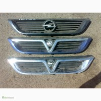 Продам оригинальные решетки радиатора на Opel Vectra B