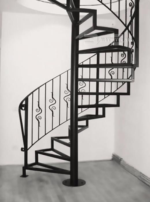 Фото 8. Кованые винтовые лестницы