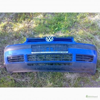 Продам оригинальный передний бампер на VW Golf 4