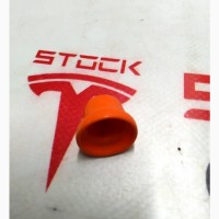 Колпачок-изолятор контакторов основной батареи Tesla model S 1064696-01-Z 1