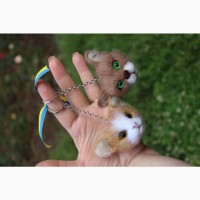 Кот брелок іграшка валяна прикраса подарунок сувенір кошка з шерсті інтерєрна кіт брошь