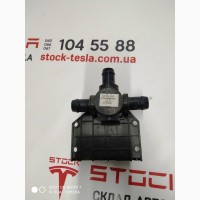 Клапан тройной Tesla model S 6007384-00-E 6007384-00-B 3-WAY VALVE