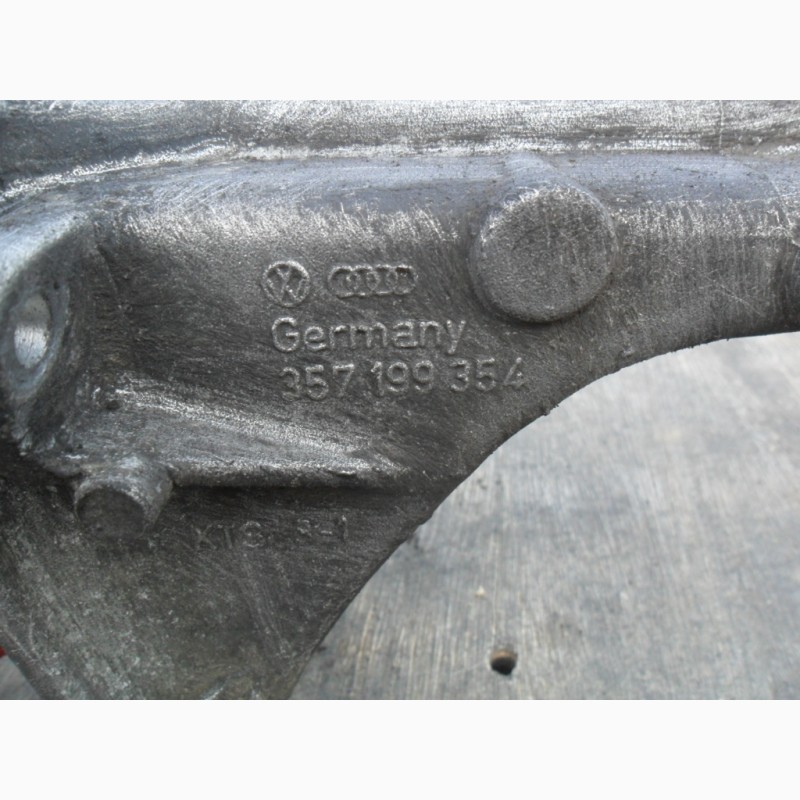 Фото 10. Кронштейн опоры двигателя Фольксваген, Ауди, VAG 357199354, оригинал