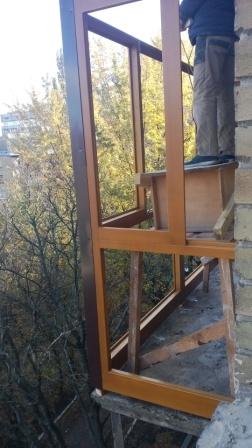 Фото 5. Компания Панорама” занимаемся остеклением балконов и лоджий деревянными евроокнами