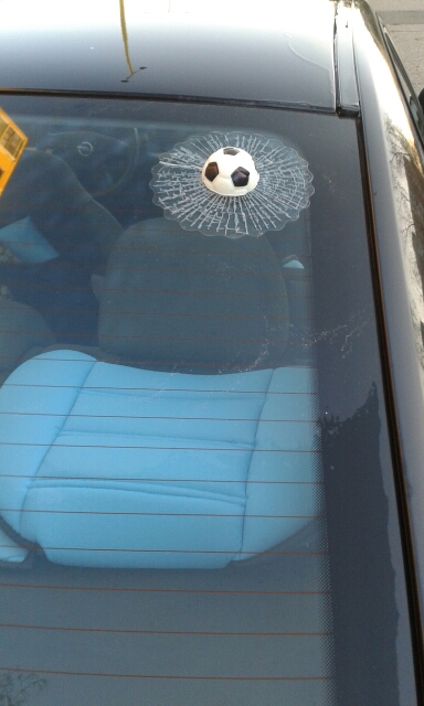 Фото 3. Наклейка на авто Мячик Теннисный в окне, наклейка прикол