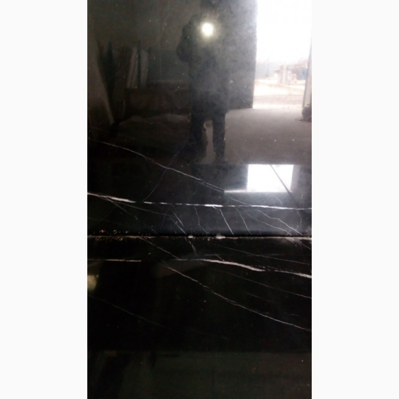 Фото 4. Черный испанский мрамор в слябах с белыми прожилками, толщина 30 мм