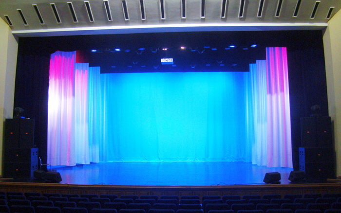 Фото 3. Одежда сцены для театров и актовых залов