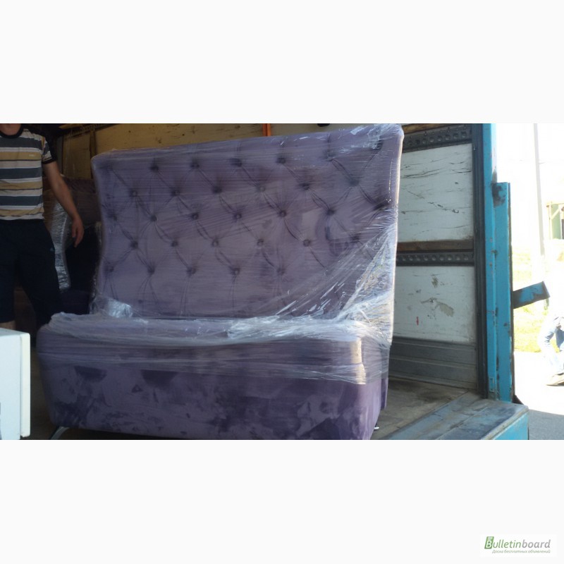 Фото 2. Продам фиолетовые велюровые диваны бу