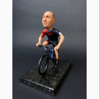 Подарочная шаржевая статуэтка Велосипедист