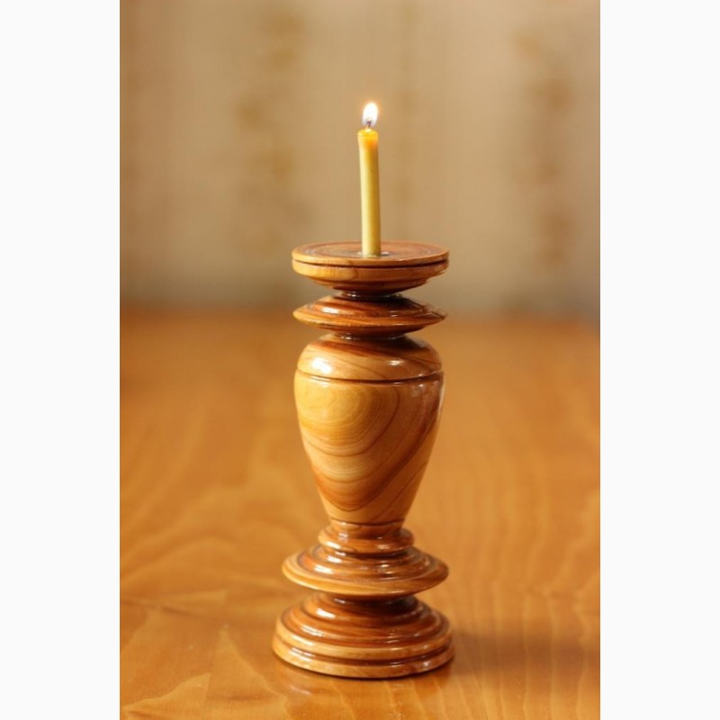 Фото 17. Деревянный подсвечник для тонкой церковной свечи, отличный подарок