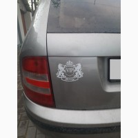 Наклейка на авто VIP Черная, Белая светоотражающая